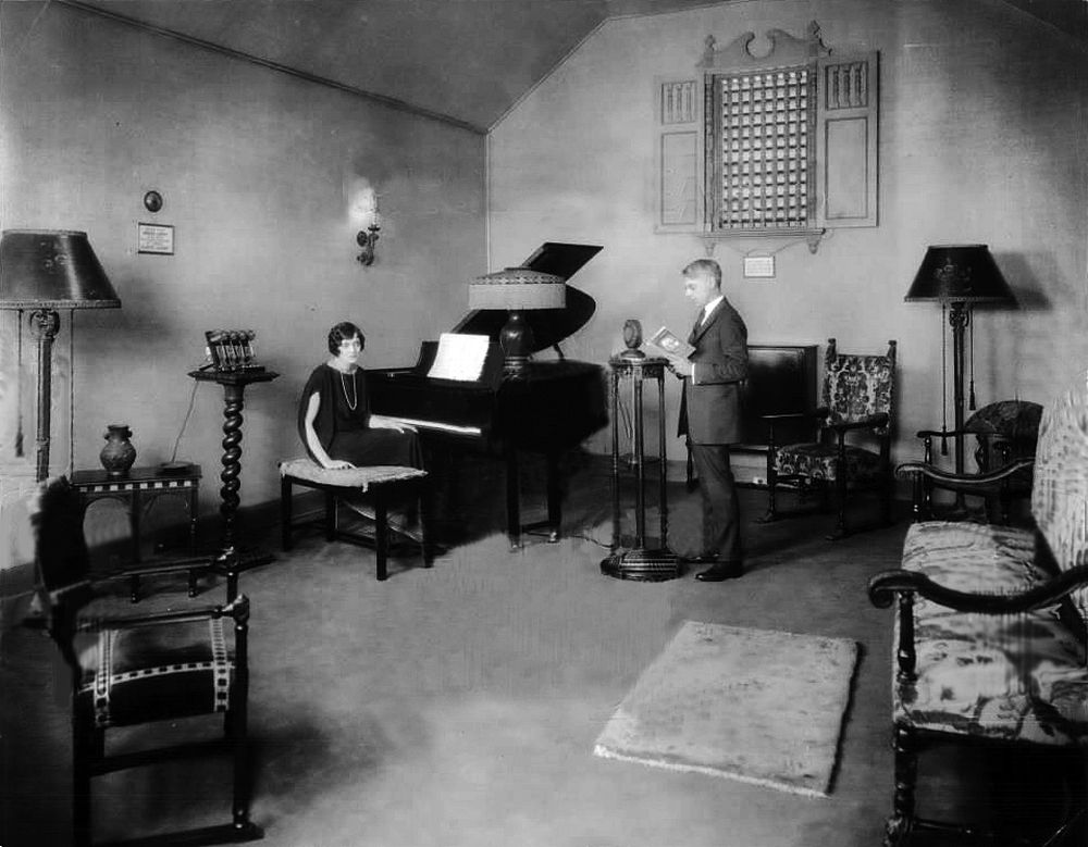 George Hodel KFI Radio Announcer of Classical Music for Earle C ...